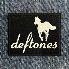 Нашивка Deftones - White Pony вишита