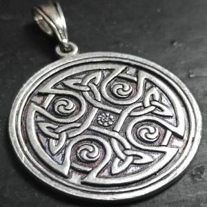 Медальйон Кельтський хрест із візерунком