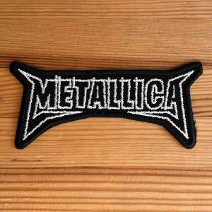 Нашивка Metallica вишита вирізана
