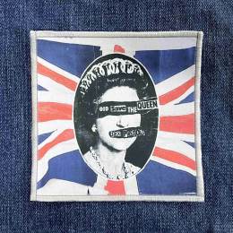 Нашивка Sex Pistols - God Save The Queen друкована біла кайма